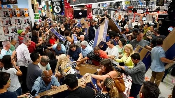 Black Friday en Ciudad del Este: peleas por notebooks a US$80