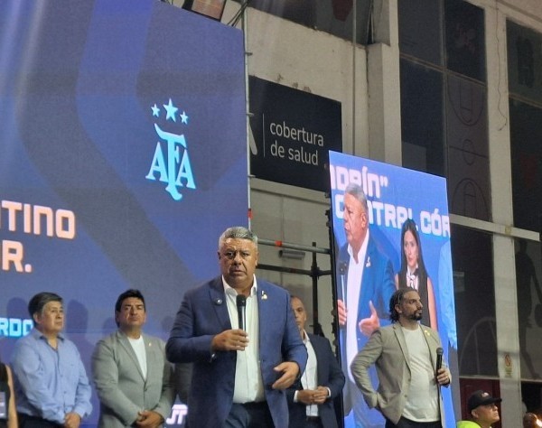 Tapia y Toviggino mostraron su poder en una cumbre con más de 2 mil dirigentes