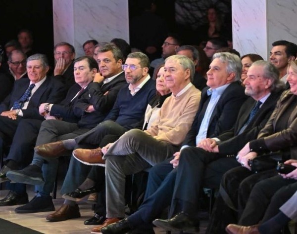 Un homenaje a De la Sota reunió a Massa, Schiaretti, Llaryora, Brito y Bianco